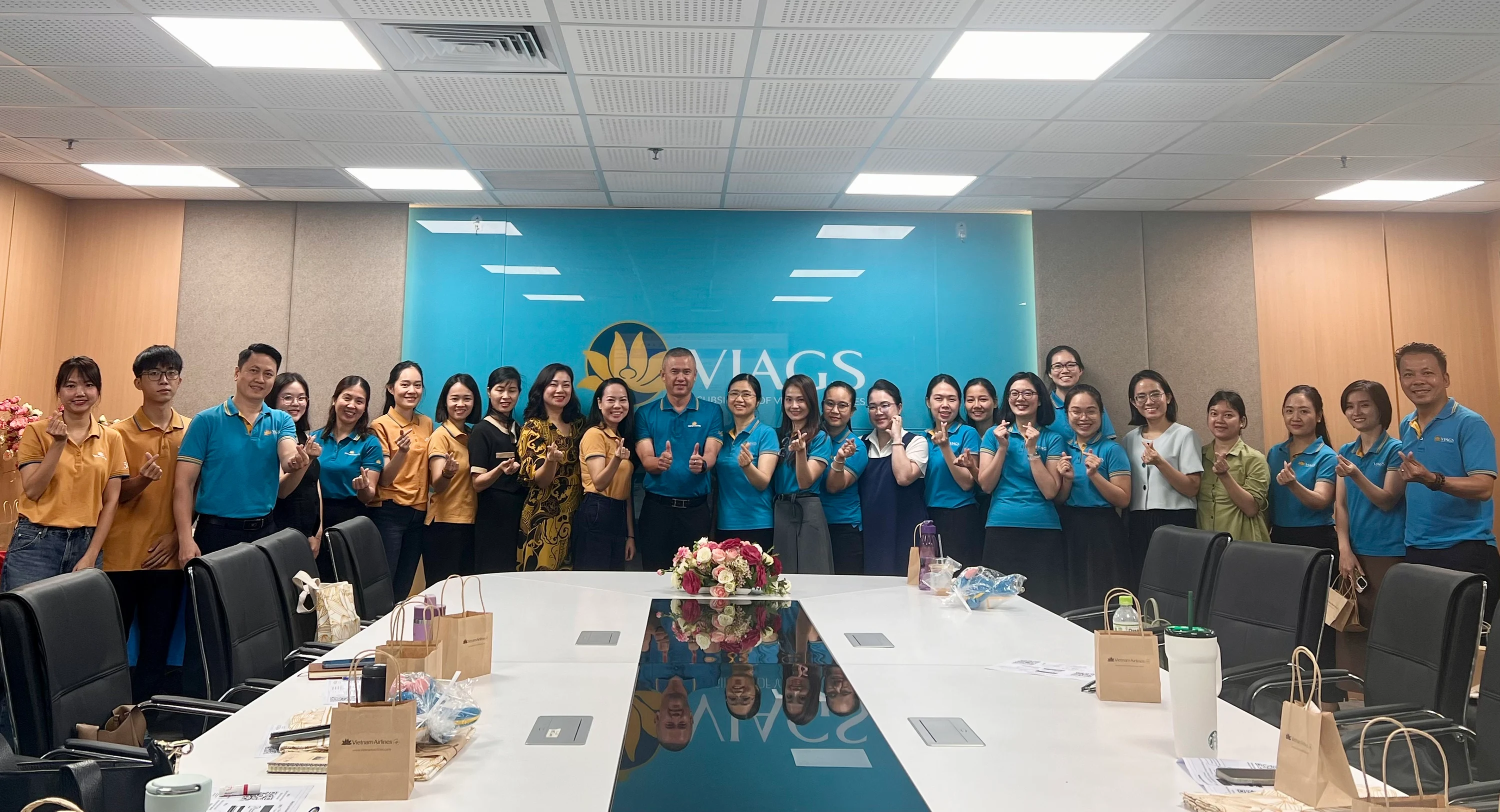 Lotus Publisher - Chương trình CBNV Vietnam Airlines trở thành Publishers